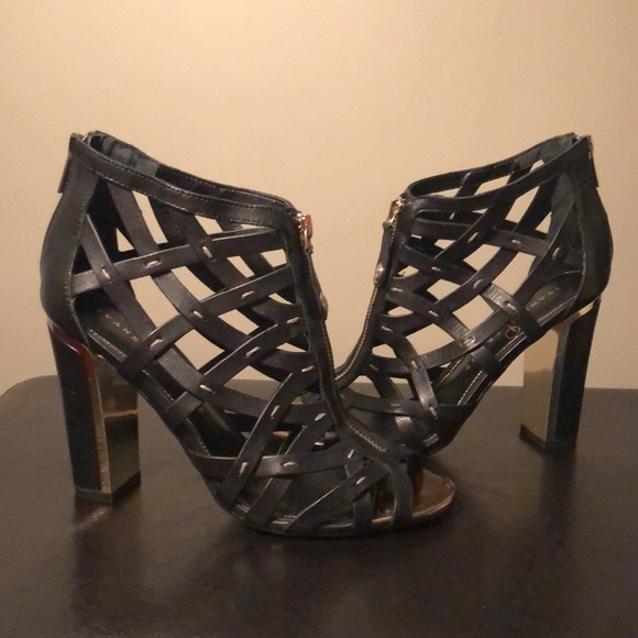 Ivanka Trump Black Gladiator Sandal - Picture 4 of 11